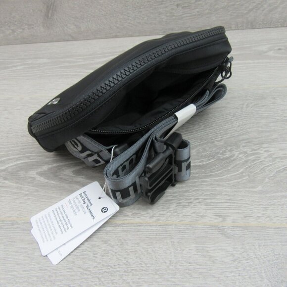 Lululemon Everywhere Belt Bag "Wordmark" Black (1L) Travel Vacation NEW - Picture 8 of 16